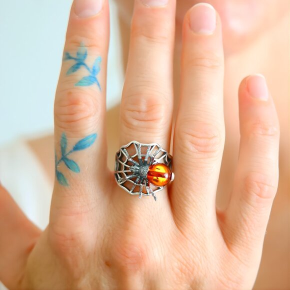 Baltic Amber Spider Ring in 925 Sterling Silver - Adjustable Size - Picture 5 of 6